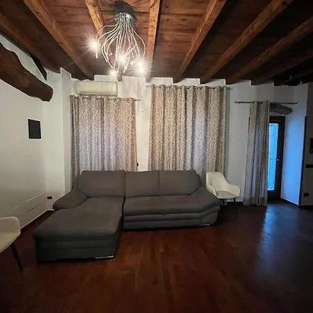 Iris - Spaziosa Casa Indipendente