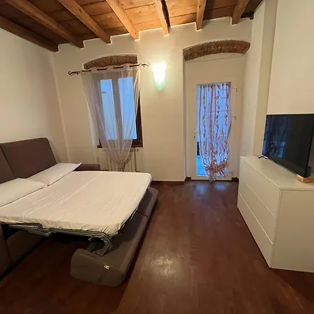 Appartement Iris Air Conditioning - Free Parking - Wifi - Self Check-in