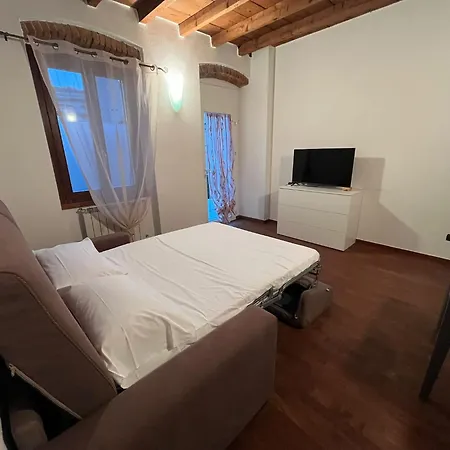 Appartement Iris Air Conditioning - Free Parking - Wifi - Self Check-in Bergamo