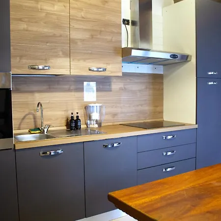 Iris Air Conditioning - Free Parking - Wifi - Self Check-in Appartement