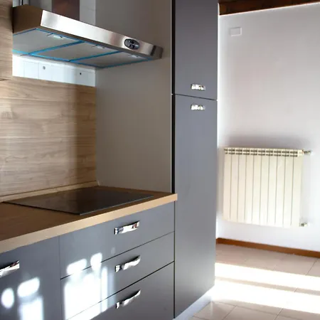 Iris Air Conditioning - Free Parking - Wifi - Self Check-in Bergamo