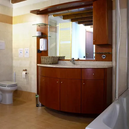 Appartement Iris Air Conditioning - Free Parking - Wifi - Self Check-in Bergamo
