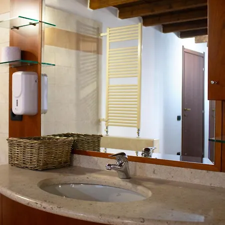 Iris Air Conditioning - Free Parking - Wifi - Self Check-in * Bergamo