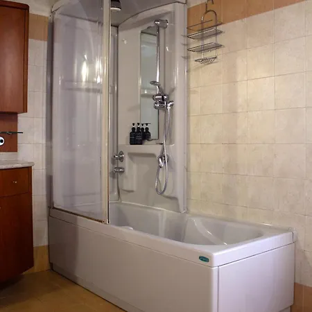 Appartement Iris Air Conditioning - Free Parking - Wifi - Self Check-in