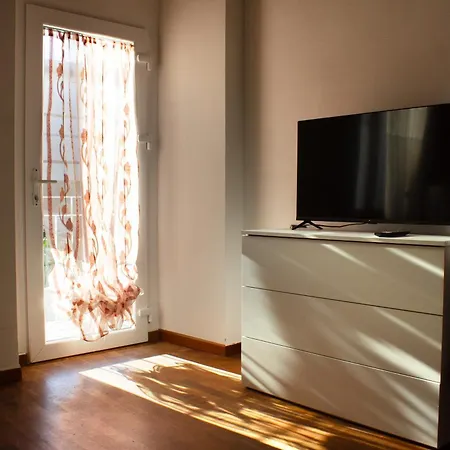 Appartement Iris Air Conditioning - Free Parking - Wifi - Self Check-in Bergamo